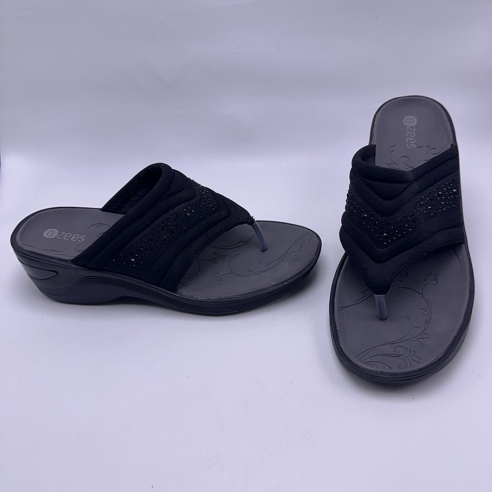 Bzees 8.5 Black Dazzle Me Wedge Padded Upper Cushion Insole Sandals Shoes